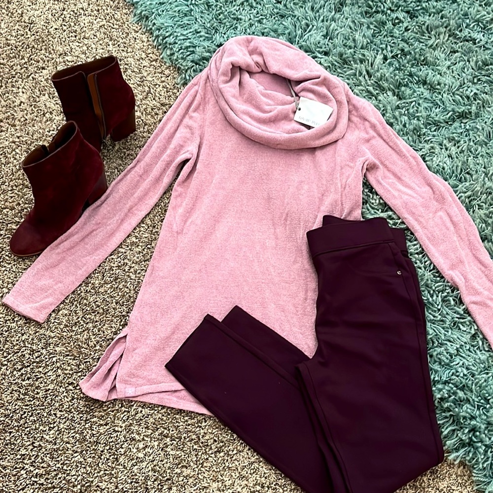 NWT Barefoot dreams cowl neck sweater
